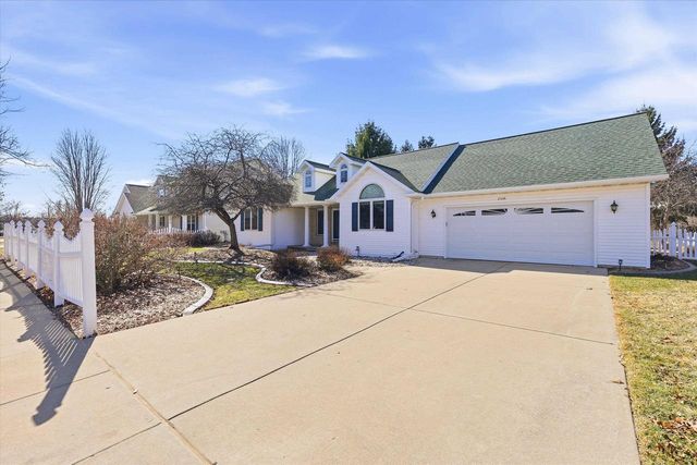 2336 HOPF LANE, De Pere, WI 54115