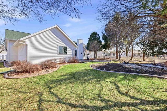 2336 HOPF LANE, De Pere, WI 54115