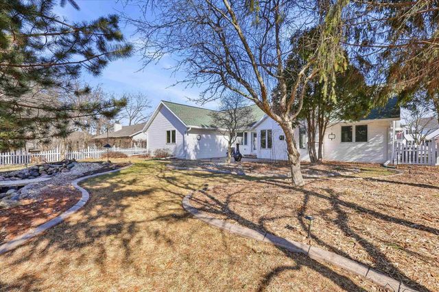 2336 HOPF LANE, De Pere, WI 54115