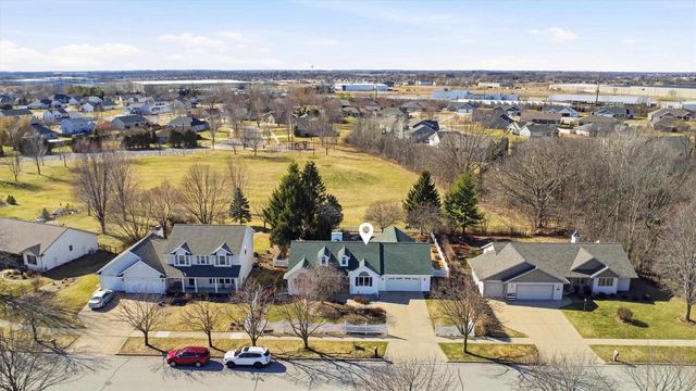 2336 HOPF LANE, De Pere, WI 54115