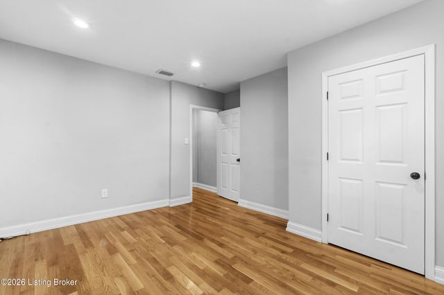 1129 Fischer Ave, Louisville, KY 40204