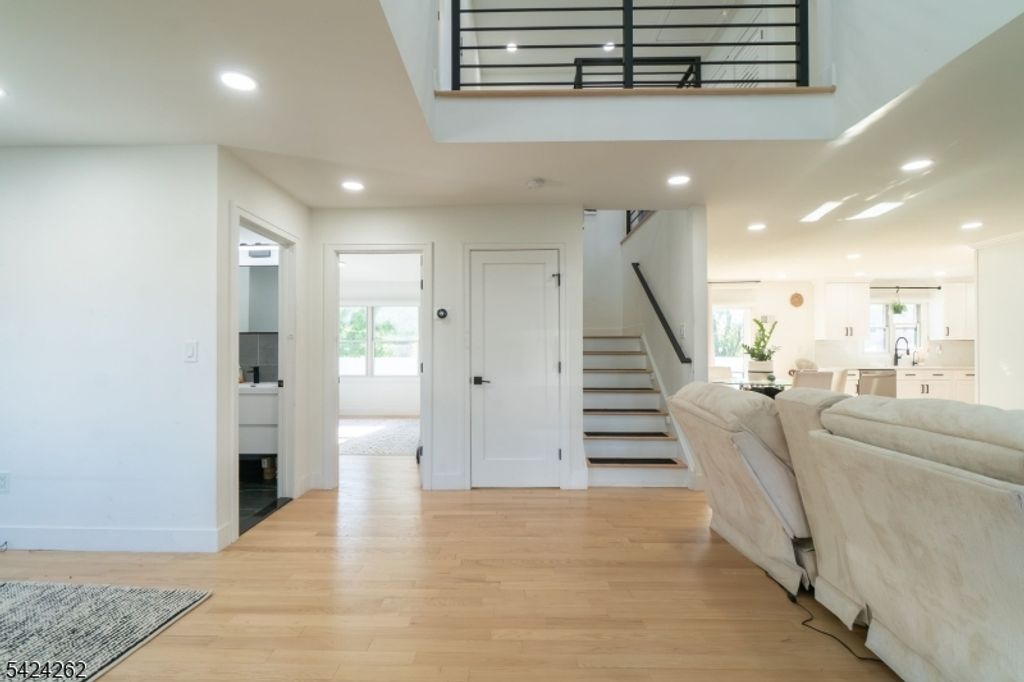 58 26Th St, Fair Lawn Boro, NJ 07410 — photo 4