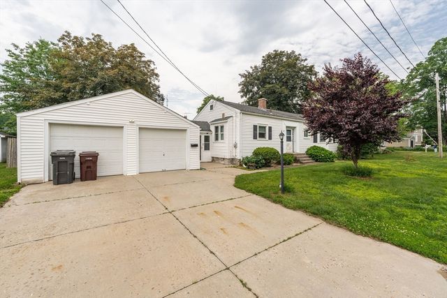 34 Coolidge Ave, Westfield, MA 01085