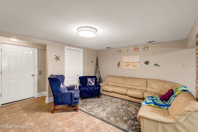 11 Devils Elbow, Diamondhead, MS 39525