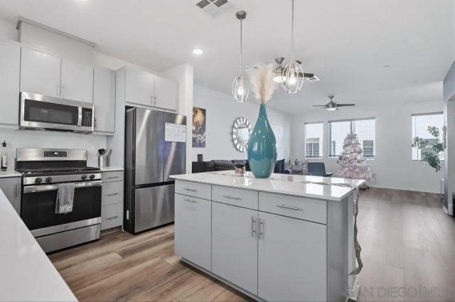 5474 Seacliff Pl 36, San Diego, CA 92154