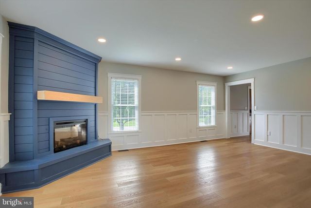 11 WHEATSTONE DR, Palmyra, PA 17078