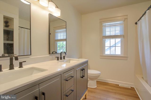11 WHEATSTONE DR, Palmyra, PA 17078