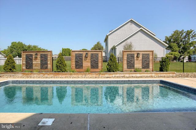11 WHEATSTONE DR, Palmyra, PA 17078