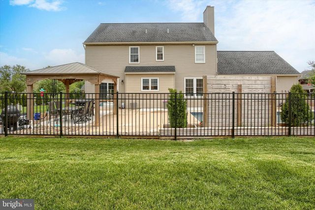 11 WHEATSTONE DR, Palmyra, PA 17078
