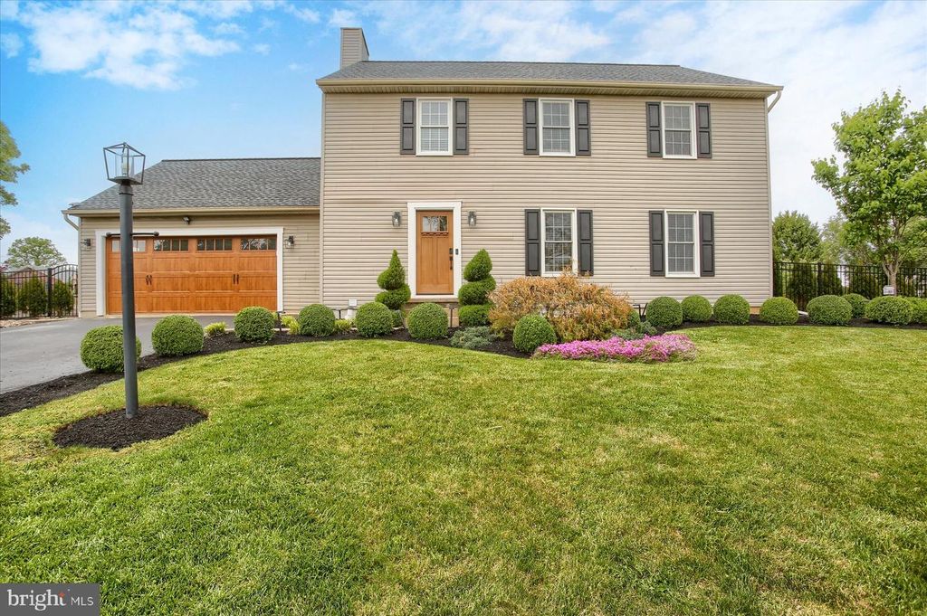 11 WHEATSTONE DR, Palmyra, PA 17078