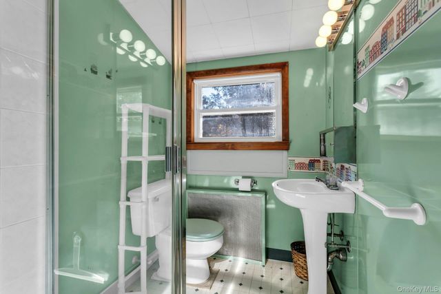 12 Violet Road, Bayville, NY 11709