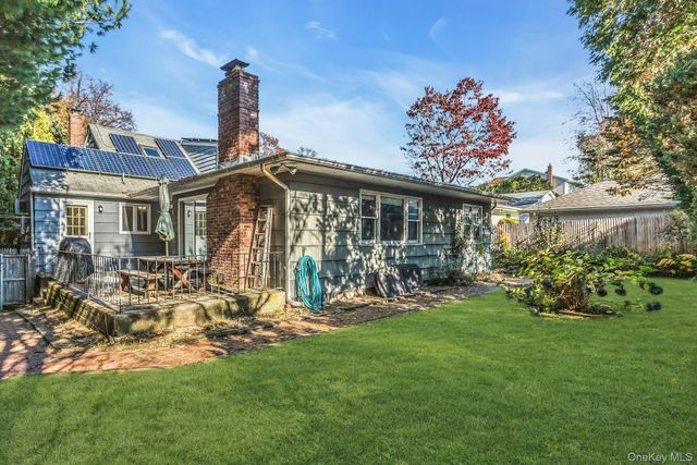 12 Violet Road, Bayville, NY 11709