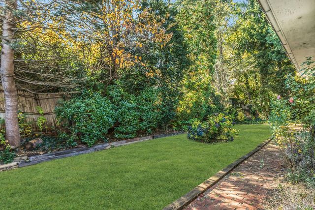 12 Violet Road, Bayville, NY 11709