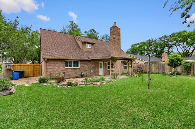 9639 Springview Lane, Houston, TX 77080