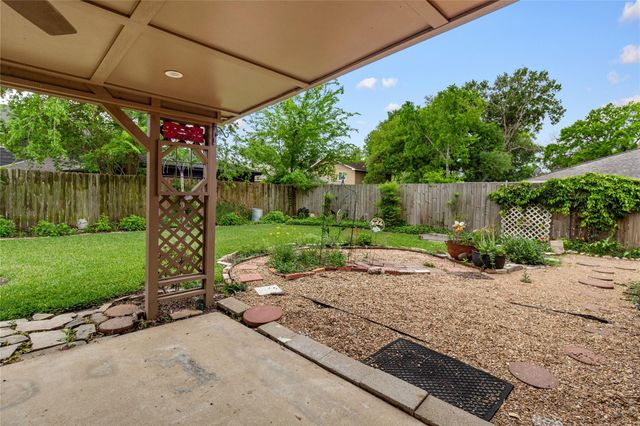 9639 Springview Lane, Houston, TX 77080
