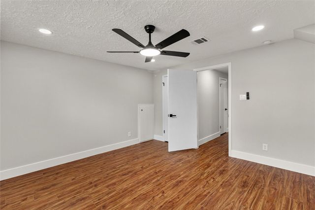 9639 Springview Lane, Houston, TX 77080