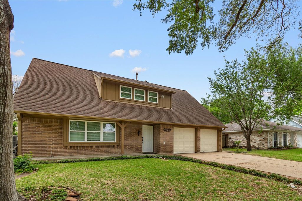 9639 Springview Lane, Houston, TX 77080