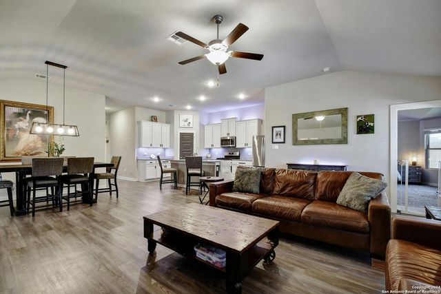 1633 PITCHER BND, San Antonio, TX 78253
