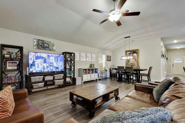 1633 PITCHER BND, San Antonio, TX 78253