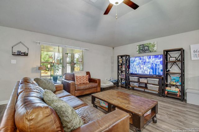 1633 PITCHER BND, San Antonio, TX 78253