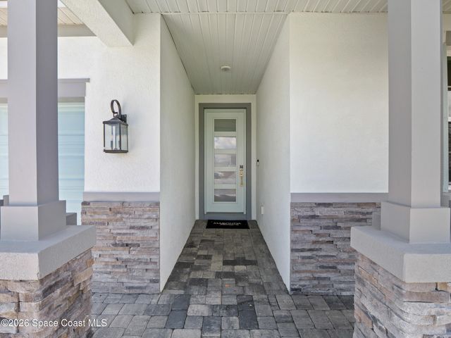 27 Gulfstream Way, Satellite Beach, FL 32937