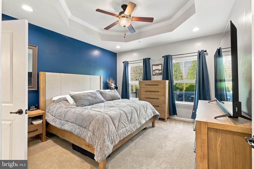 Image 18 of property listing at 1241 FIELDBROOK CIR, York, PA 17403