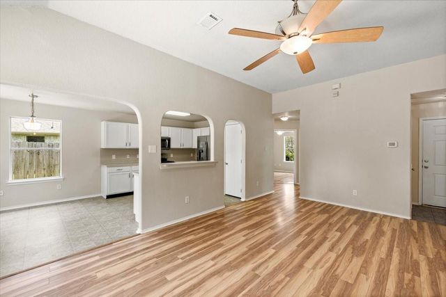 22 Highland Street, Texas City, TX 77591