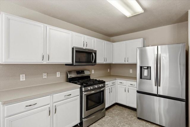 22 Highland Street, Texas City, TX 77591