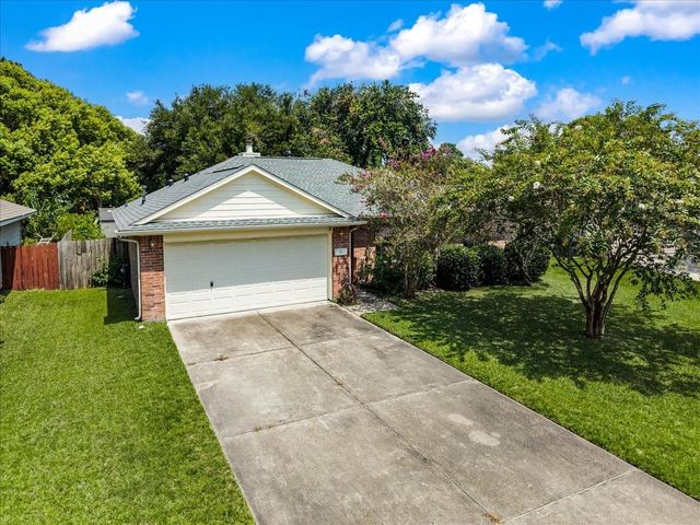 22 Highland Street, Texas City, TX 77591