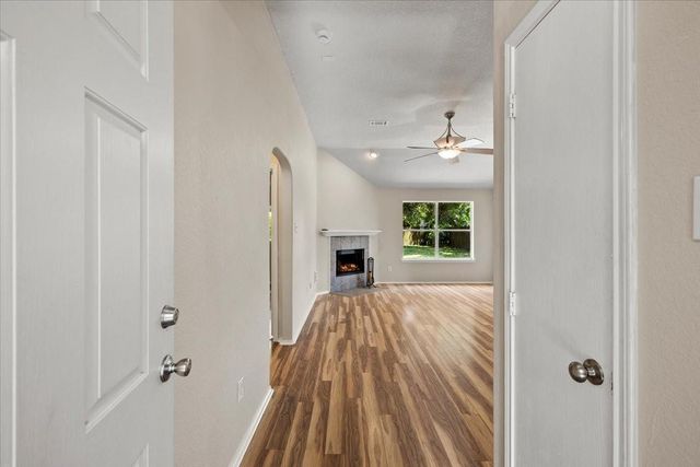 22 Highland Street, Texas City, TX 77591