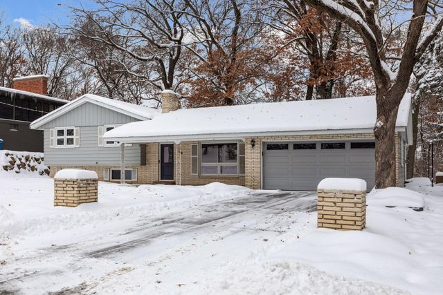 1490 3rd Street NW, New Brighton, MN 55112