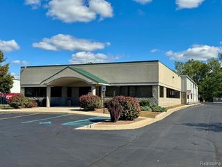 256 N Fenway Drive, Fenton, MI 48430