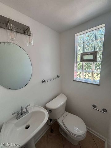 454 Parkside Drive, Bay Village, OH 44140