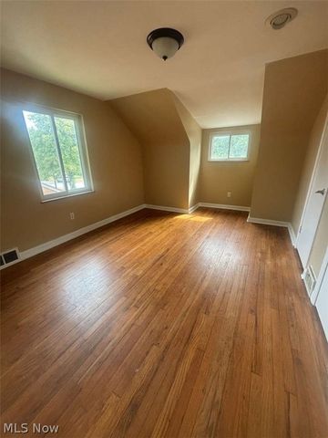 454 Parkside Drive, Bay Village, OH 44140