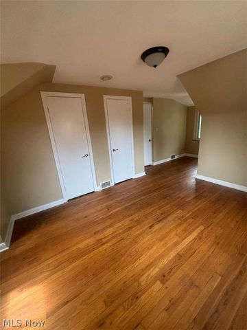 454 Parkside Drive, Bay Village, OH 44140