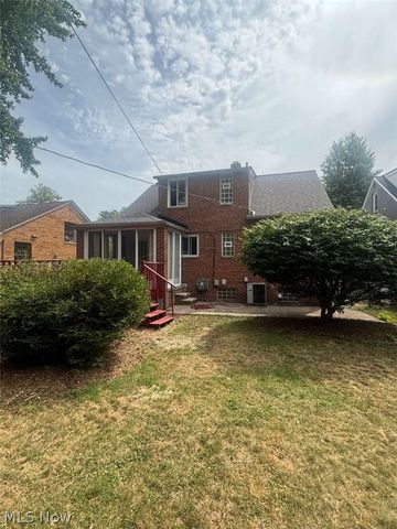 454 Parkside Drive, Bay Village, OH 44140