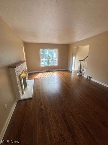 454 Parkside Drive, Bay Village, OH 44140
