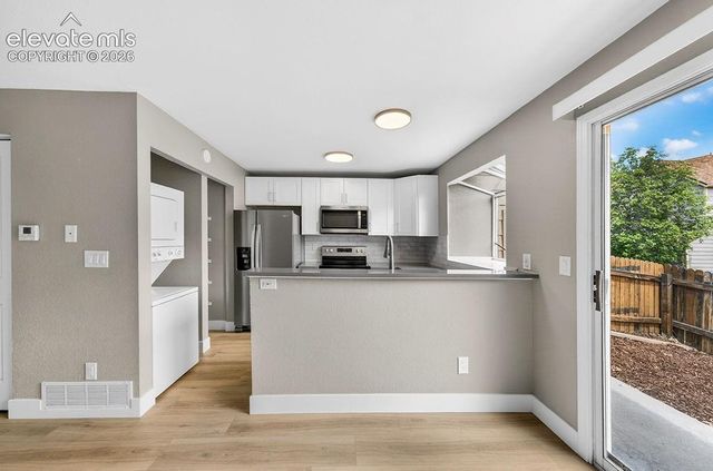 6737 Mountain Top Lane, Colorado Springs, CO 80919
