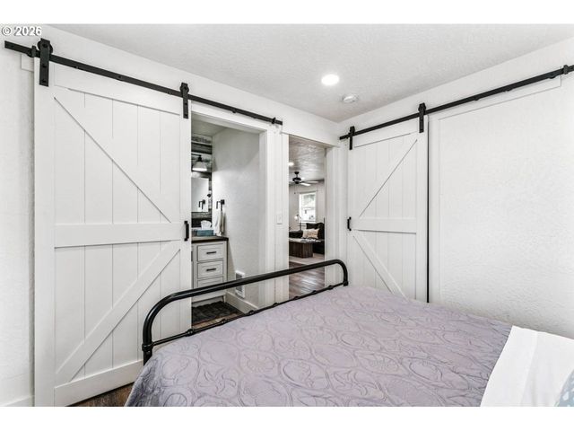 1184 2ND St, Florence, OR 97439