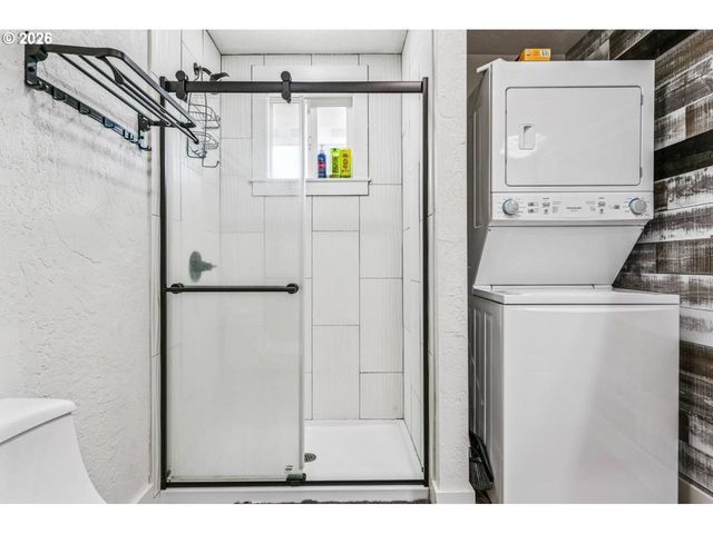 1184 2ND St, Florence, OR 97439