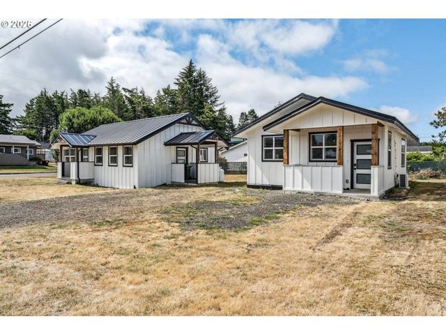 1184 2ND St, Florence, OR 97439