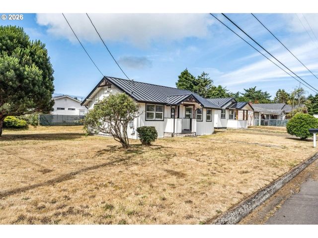 1184 2ND St, Florence, OR 97439