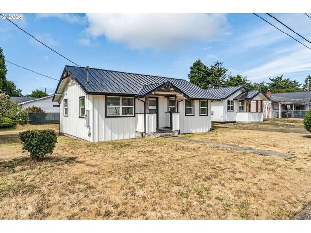 1184 2ND St, Florence, OR 97439