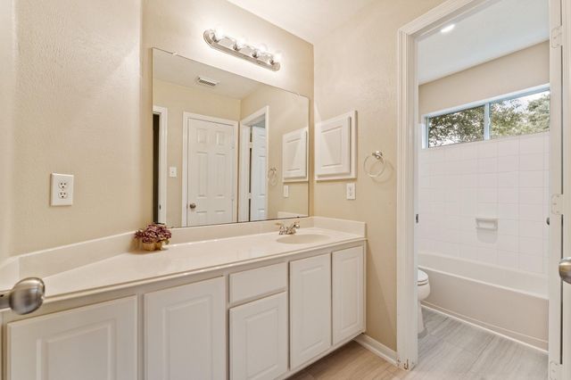 71 N Acacia Park Circle, The Woodlands, TX 77382