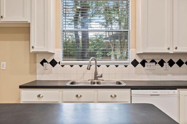 71 N Acacia Park Circle, The Woodlands, TX 77382