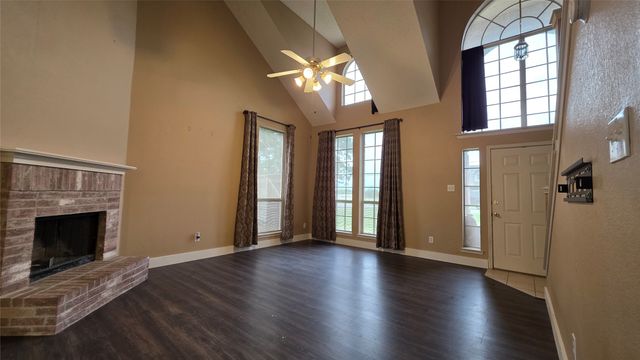 108 Indian Oaks Trail, West Tawakoni, TX 75474