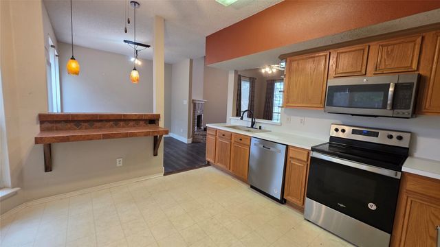 108 Indian Oaks Trail, West Tawakoni, TX 75474
