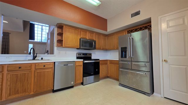 108 Indian Oaks Trail, West Tawakoni, TX 75474