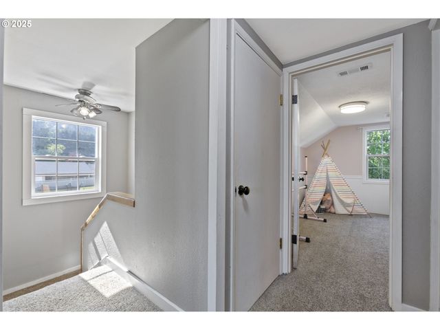 12275 Se SCHOOL Ave, Boring, OR 97009