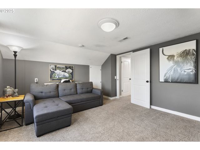 12275 Se SCHOOL Ave, Boring, OR 97009